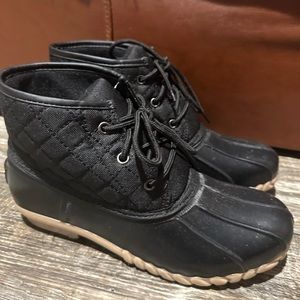 Black duck boots